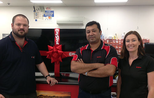 winner carl with nsw staff