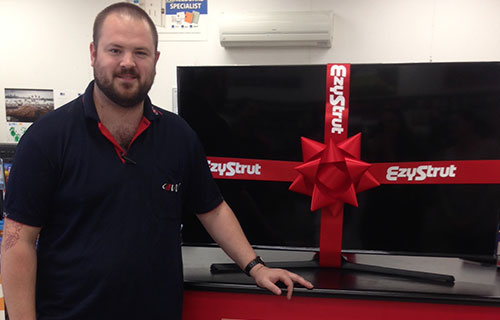 winner carl with tv